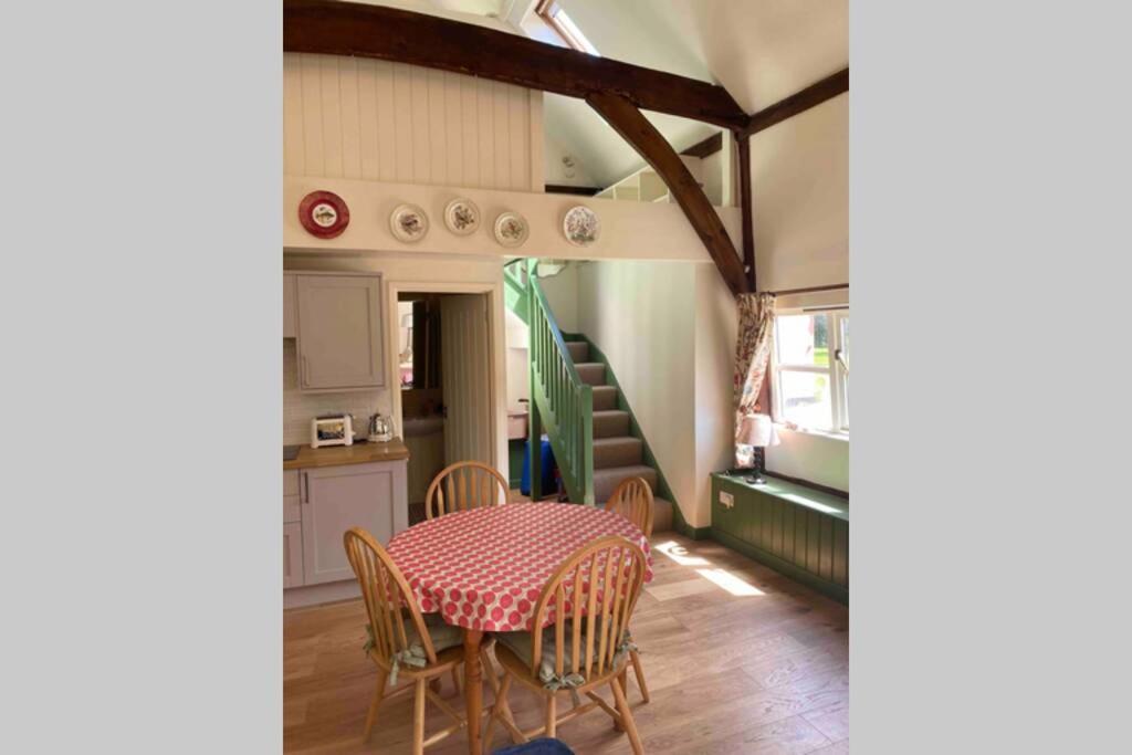 Gorgeous Comfortable Barn With Huge Private Orchard In Quiet Suffolk Location Depden Luaran gambar